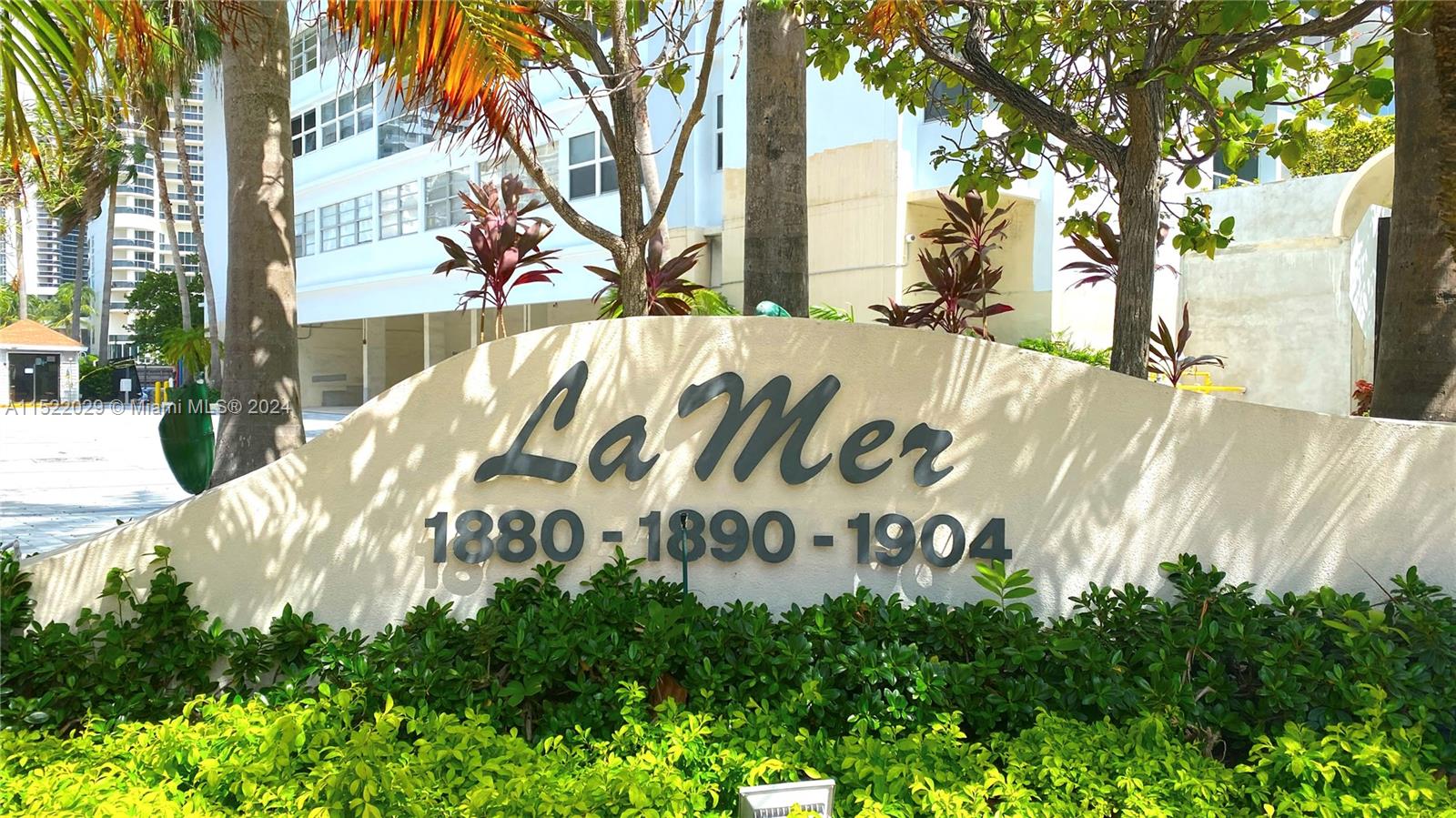 La Mer is an oceanfront building