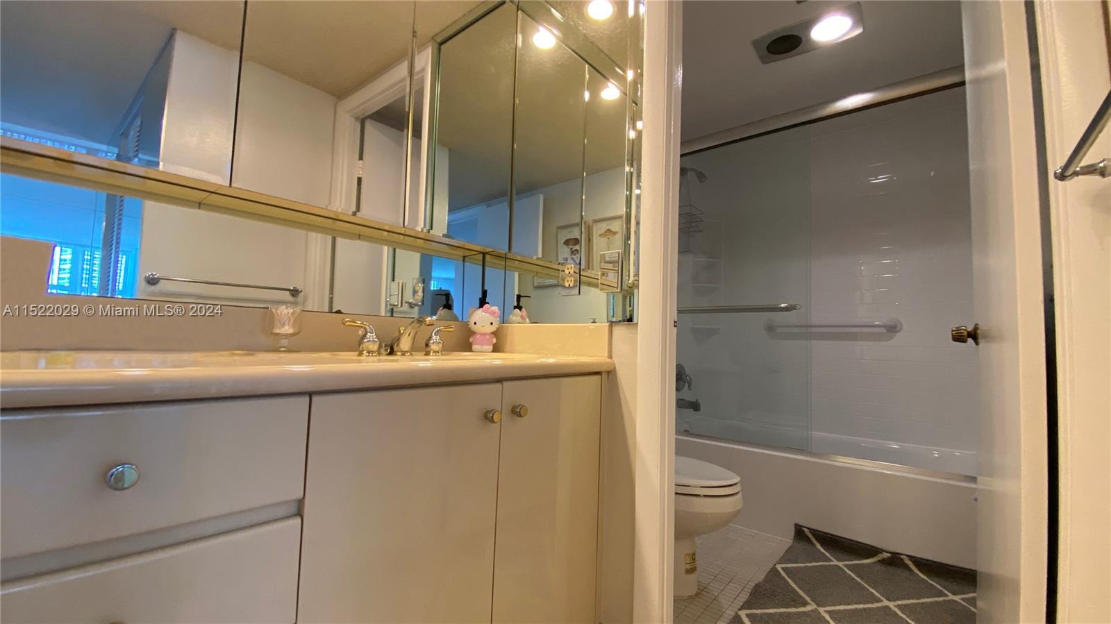 1904 Ocean Dr, Hallandale Beach, FL, 33009 United States, 1 Bedroom Bedrooms, ,1 BathroomBathrooms,Residential,For Sale,Ocean Dr,A11522029