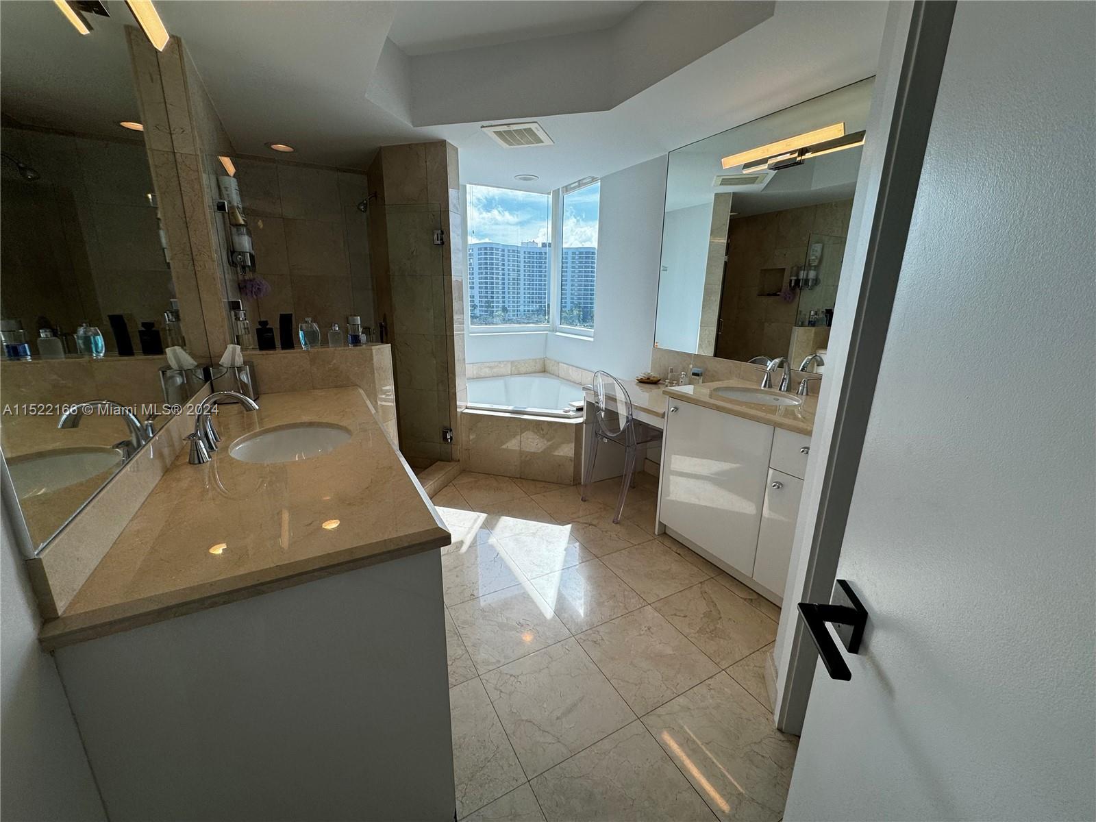 19400 Turnberry Way, Aventura, FL, 33180 United States, 3 Bedrooms Bedrooms, ,3 BathroomsBathrooms,Residential,For Sale,Turnberry Way,A11522166