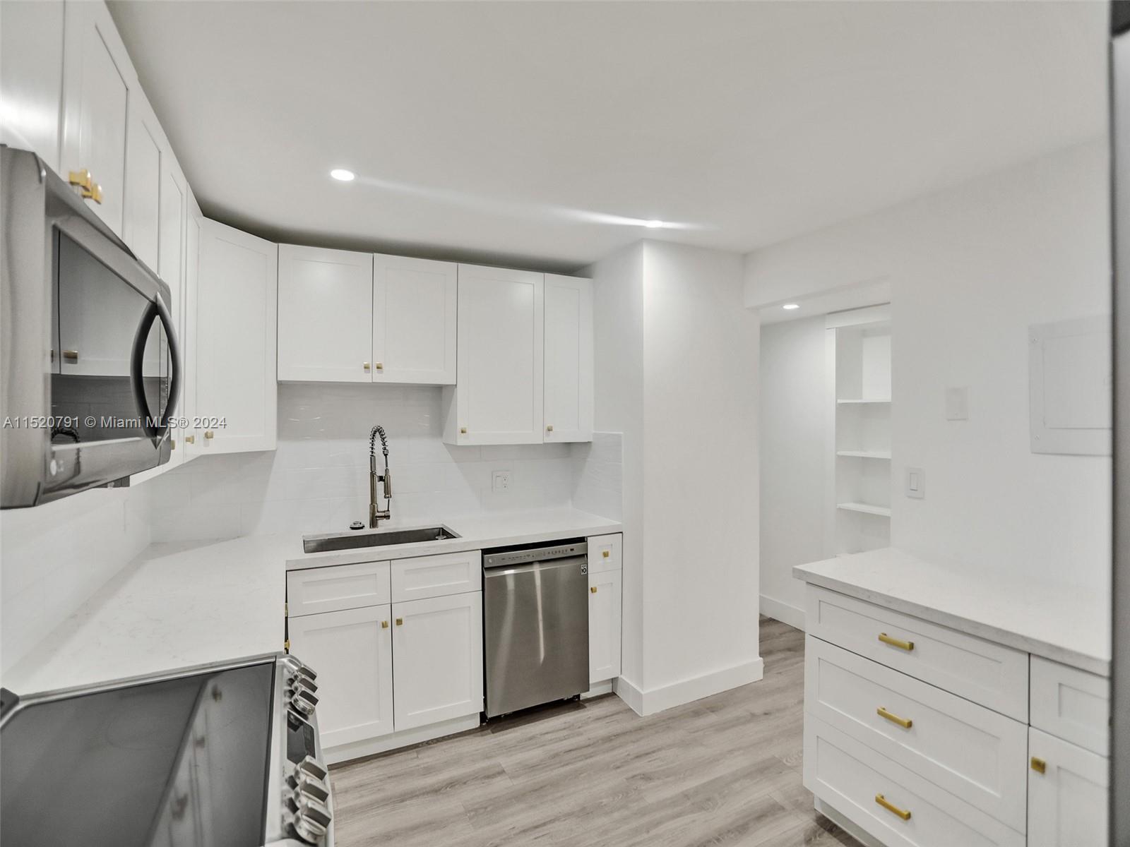 2500 NE 135th St PC-10, North Miami, Florida 33181, 3 Bedrooms Bedrooms, ,2 BathroomsBathrooms,Residential,For Sale,2500 NE 135th St PC-10,A11520791
