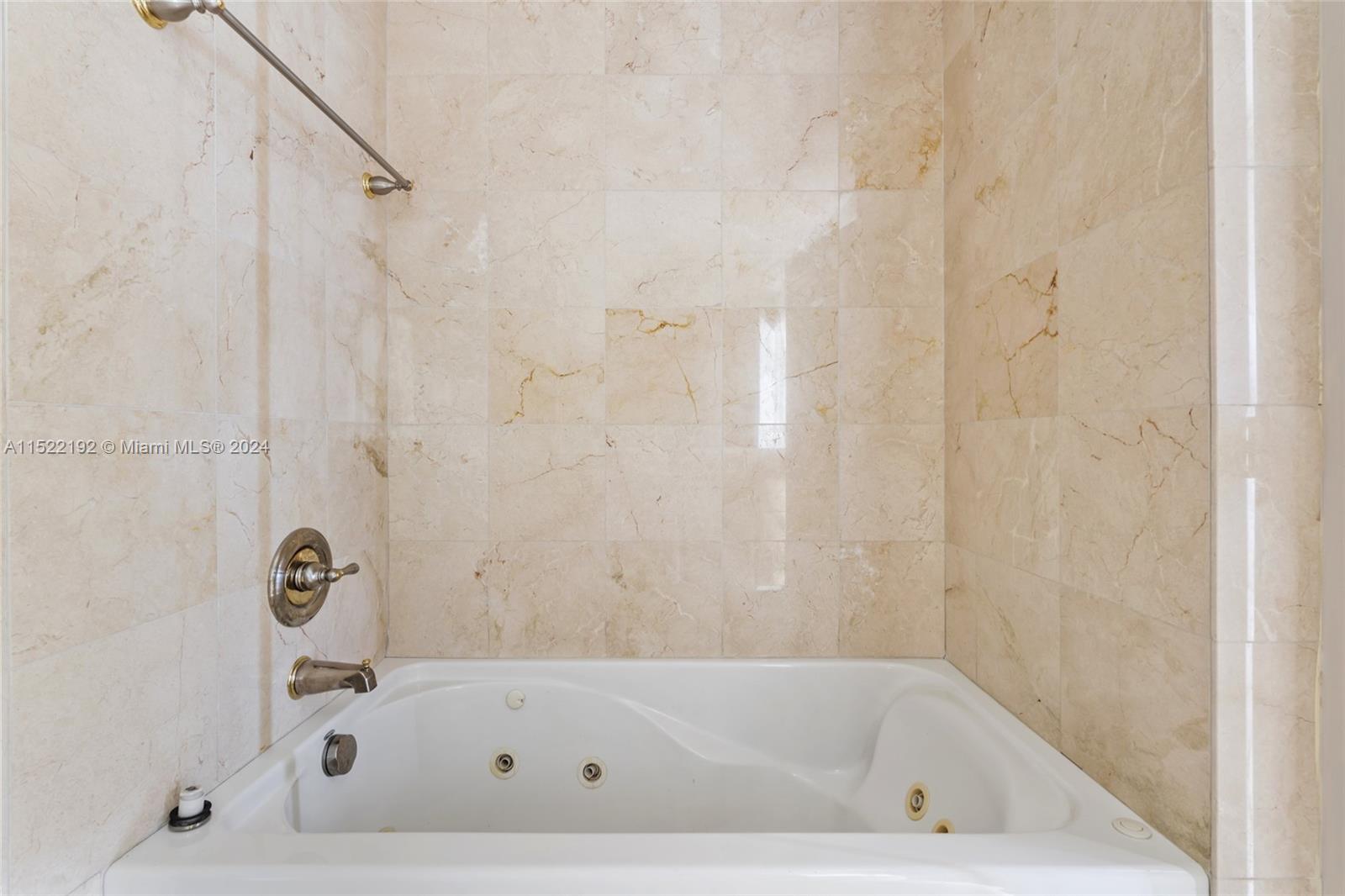 6365 Collins Ave 3011, Miami Beach, Florida 33141, 1 Bedroom Bedrooms, ,1 BathroomBathrooms,Residentiallease,For Rent,6365 Collins Ave 3011,A11522192