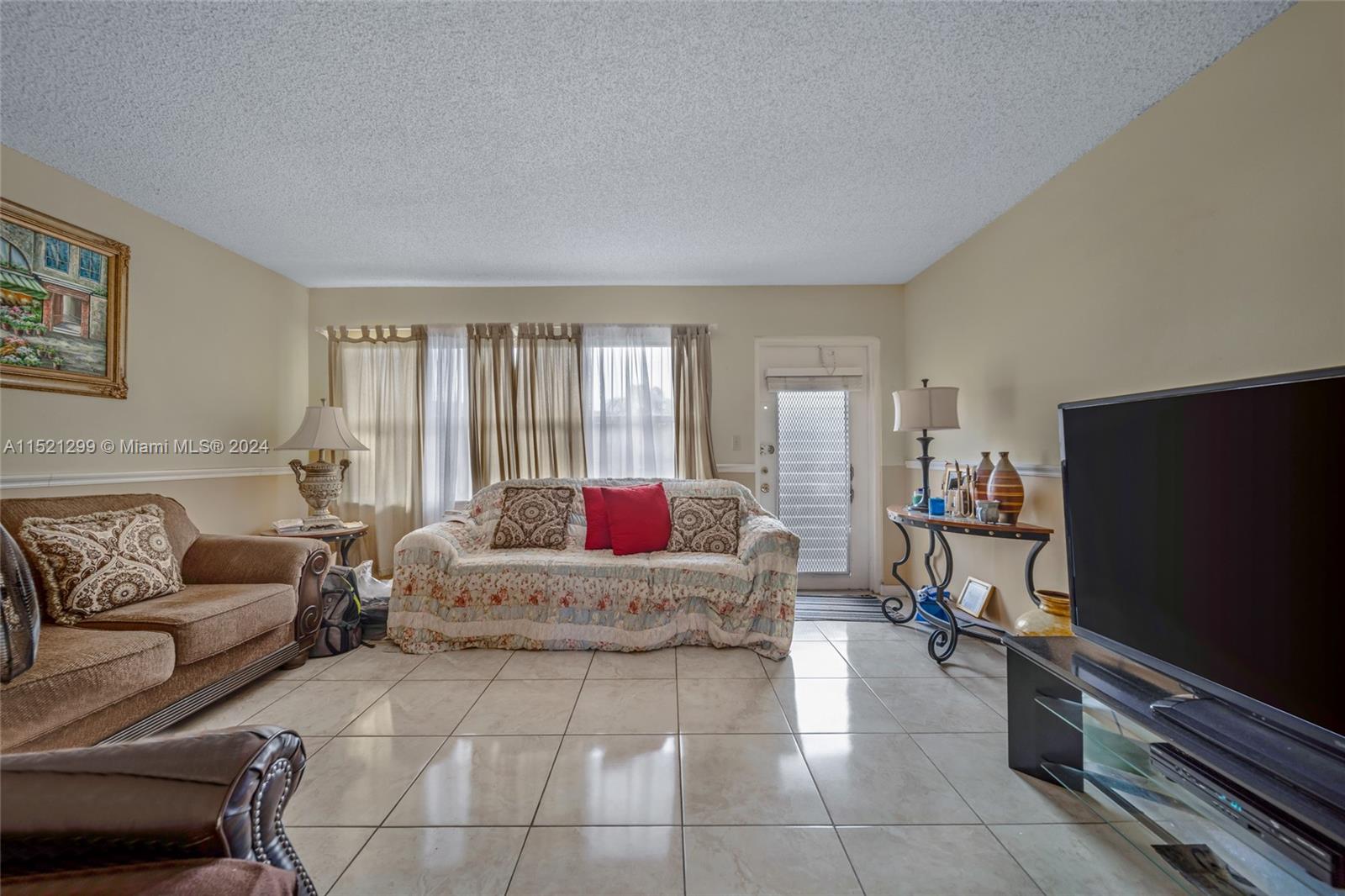 9101 Sunrise Lakes Blvd, Sunrise, FL, 33322 United States, 1 Bedroom Bedrooms, ,1 BathroomBathrooms,Residential,For Sale,Sunrise Lakes Blvd,A11521299