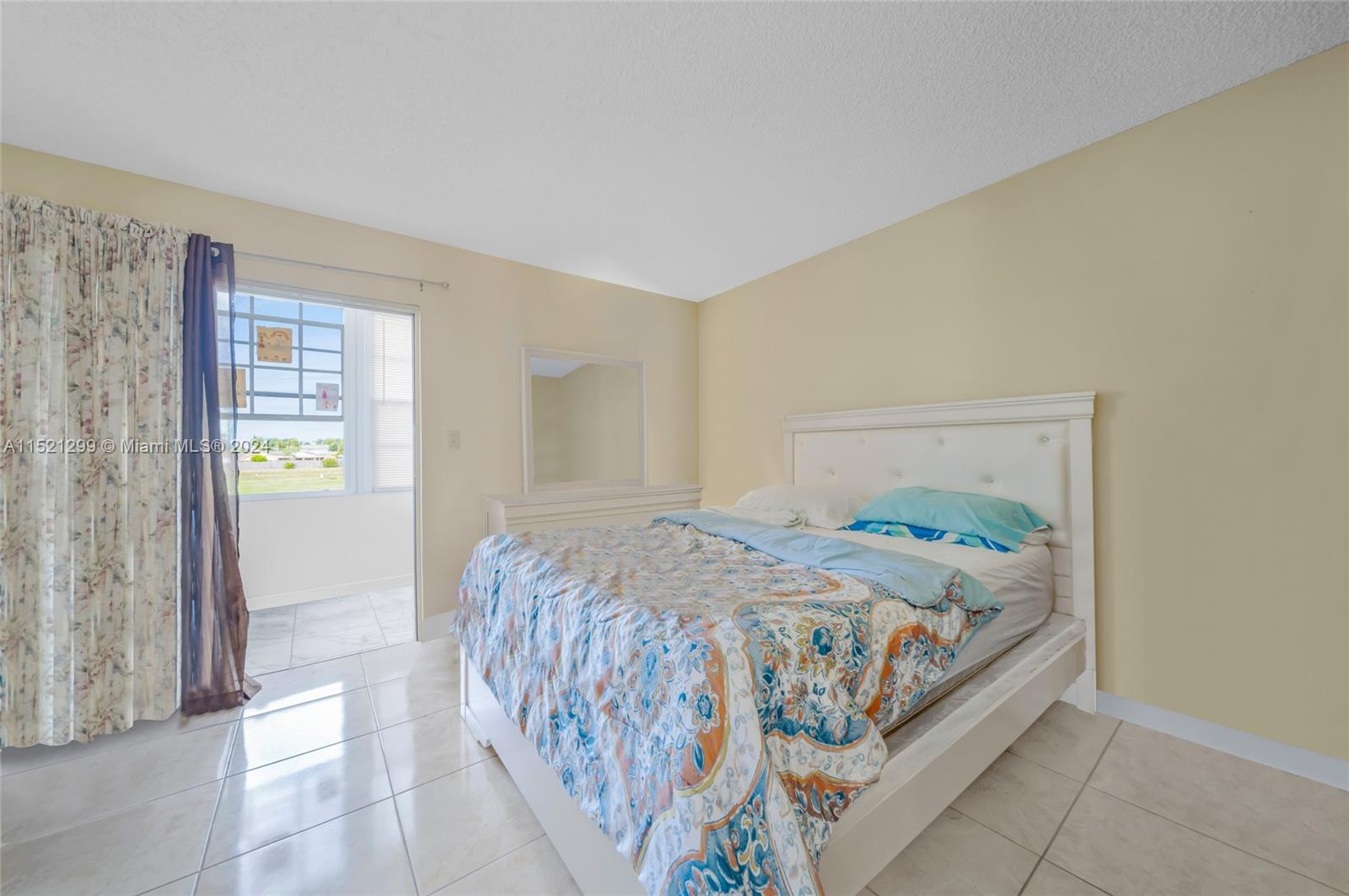 9101 Sunrise Lakes Blvd, Sunrise, FL, 33322 United States, 1 Bedroom Bedrooms, ,1 BathroomBathrooms,Residential,For Sale,Sunrise Lakes Blvd,A11521299