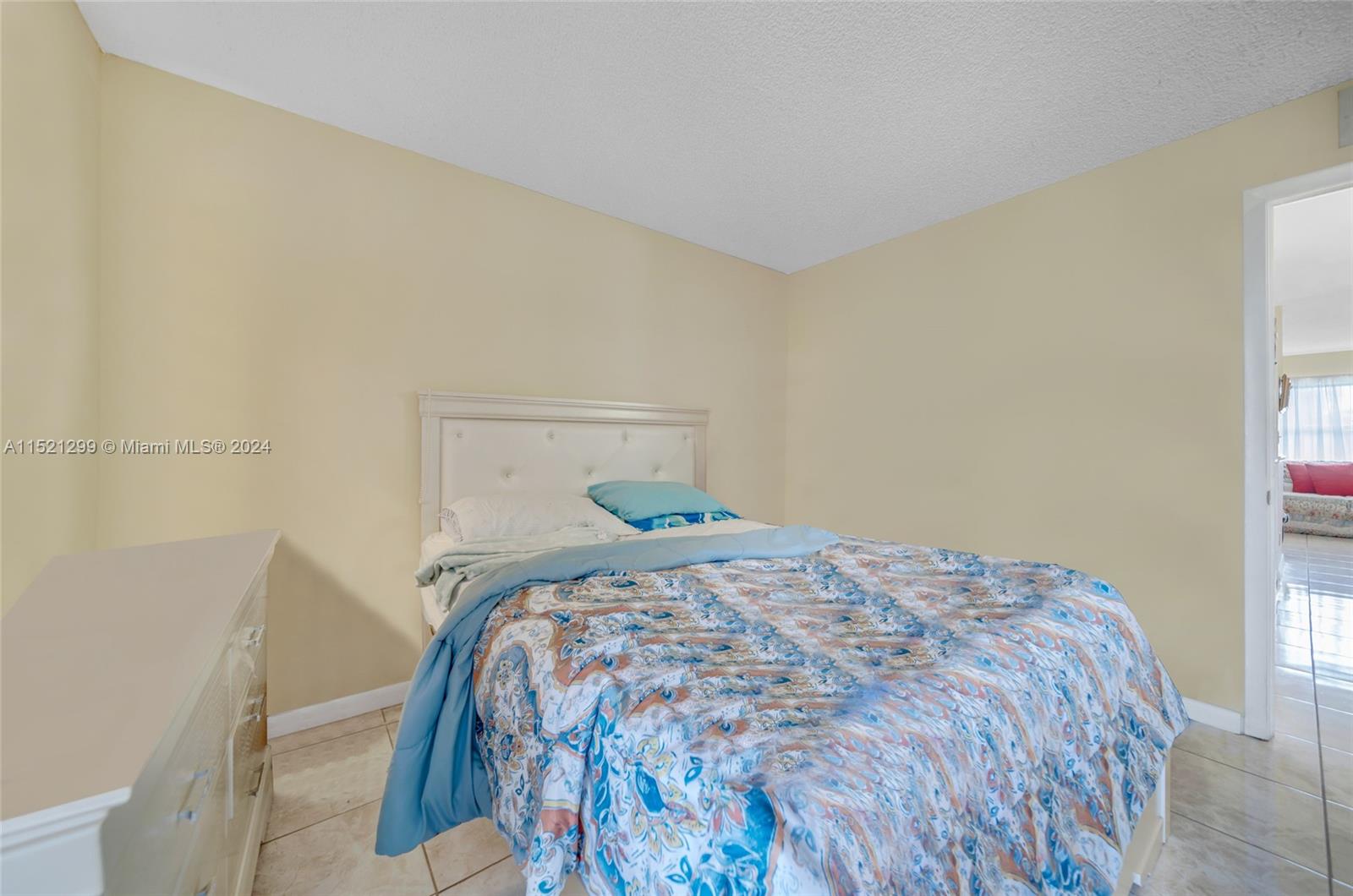 9101 Sunrise Lakes Blvd, Sunrise, FL, 33322 United States, 1 Bedroom Bedrooms, ,1 BathroomBathrooms,Residential,For Sale,Sunrise Lakes Blvd,A11521299