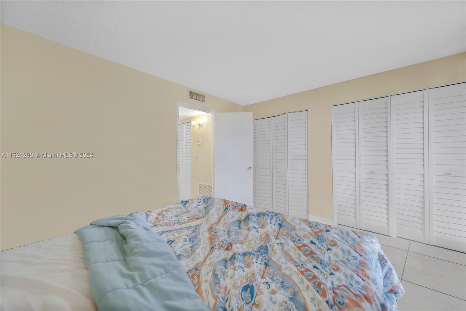 9101 Sunrise Lakes Blvd, Sunrise, FL, 33322 United States, 1 Bedroom Bedrooms, ,1 BathroomBathrooms,Residential,For Sale,Sunrise Lakes Blvd,A11521299