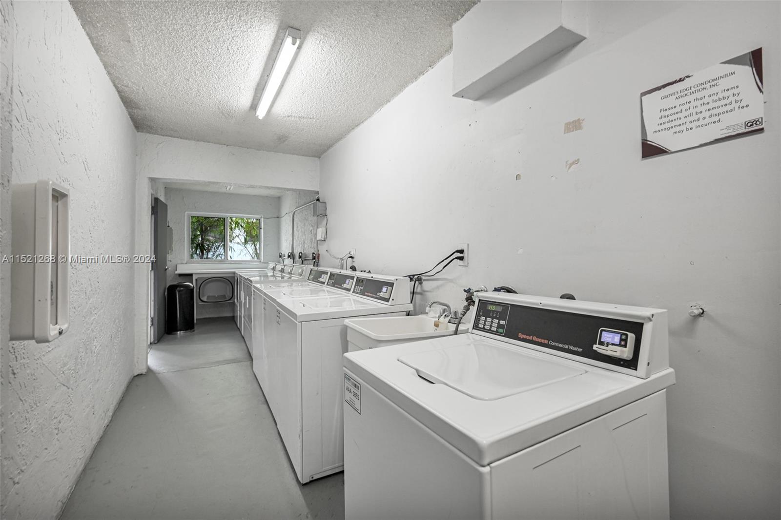 2920 SW 28th Ter 207, Miami, FL 33133, 2 Bedrooms Bedrooms, ,1 BathroomBathrooms,Residential,For Sale,28th Ter,A11521268