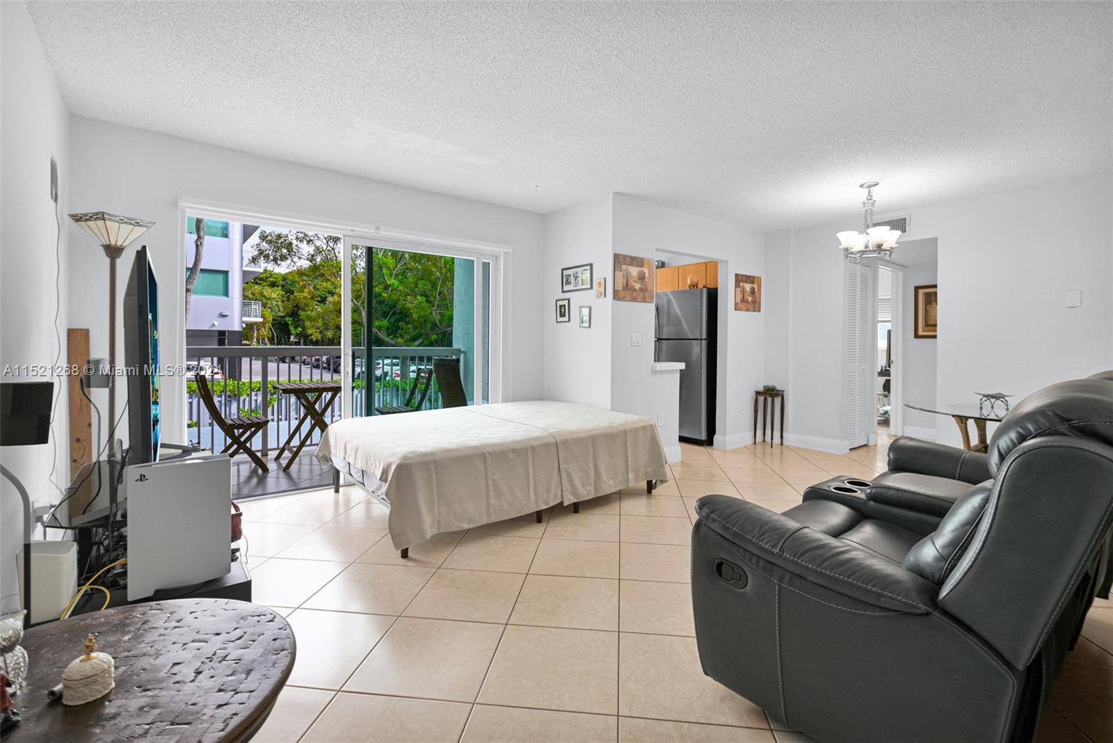 2920 SW 28th Ter 207, Miami, FL 33133, 2 Bedrooms Bedrooms, ,1 BathroomBathrooms,Residential,For Sale,28th Ter,A11521268