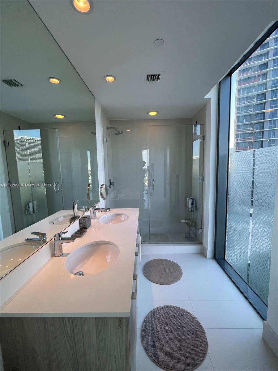 501 NE 31st St 710, Miami, Florida 33137, 2 Bedrooms Bedrooms, ,2 BathroomsBathrooms,Residentiallease,For Rent,501 NE 31st St 710,A11522090