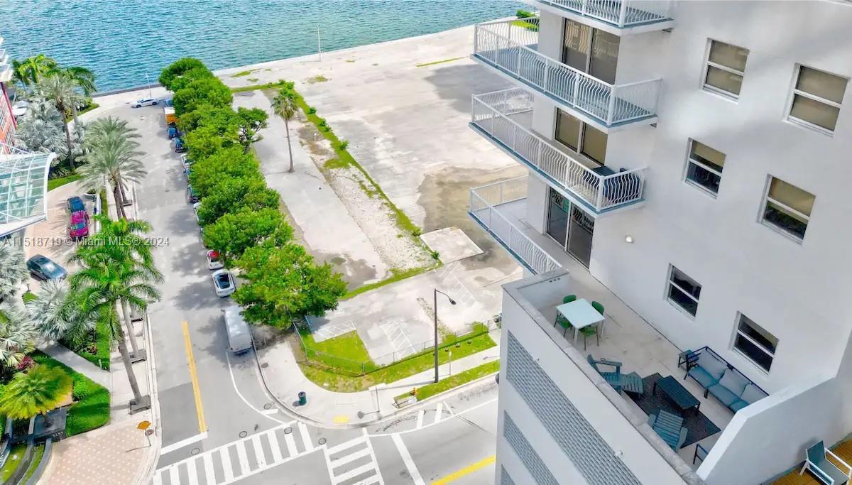 1200 Brickell Bay Dr, Miami, FL, 33131 United States, 3 Bedrooms Bedrooms, ,2 BathroomsBathrooms,Residential,For Sale,Brickell Bay Dr,A11518719