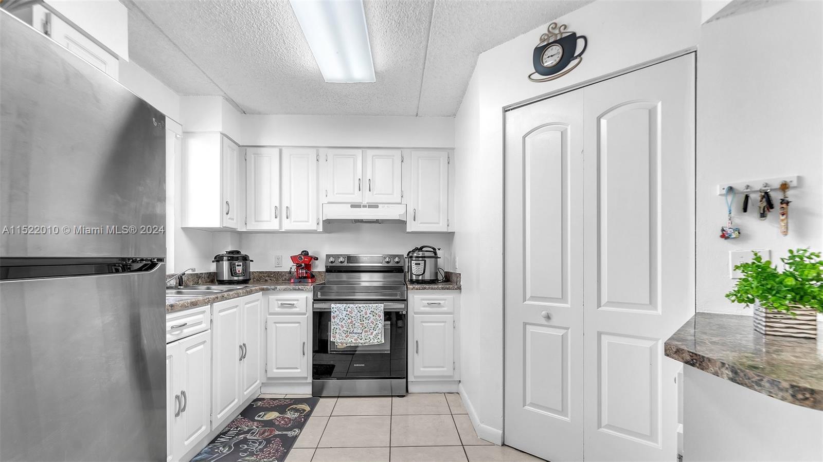 6065 NW 186th St 302, Hialeah, Florida 33015, 2 Bedrooms Bedrooms, ,2 BathroomsBathrooms,Residential,For Sale,6065 NW 186th St 302,A11522010