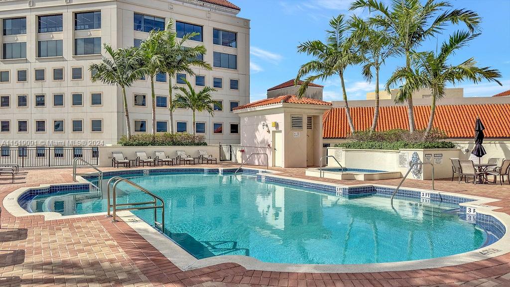 888 S Douglas Rd 102, Coral Gables, FL 33134, 1 Bedroom Bedrooms, ,1 BathroomBathrooms,Residential,For Sale,Douglas Rd,A11519091