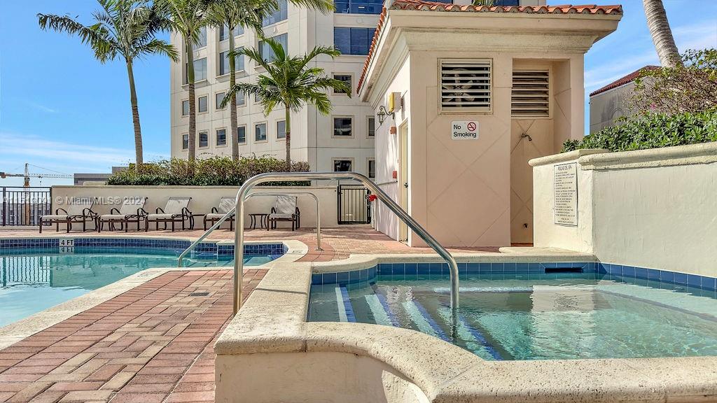 888 S Douglas Rd 102, Coral Gables, FL 33134, 1 Bedroom Bedrooms, ,1 BathroomBathrooms,Residential,For Sale,Douglas Rd,A11519091