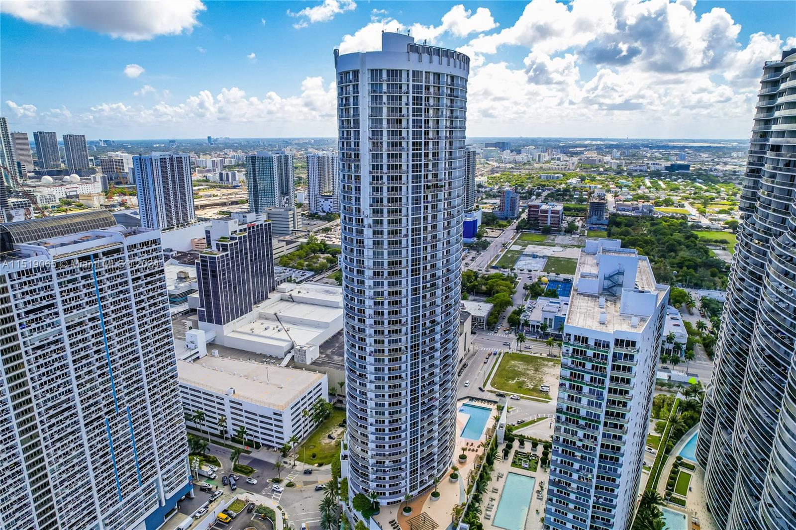 1750 Bayshore Dr, Miami, FL, 33132 United States, 1 Bedroom Bedrooms, ,1 BathroomBathrooms,Residential,For Sale,Bayshore Dr,A11519065