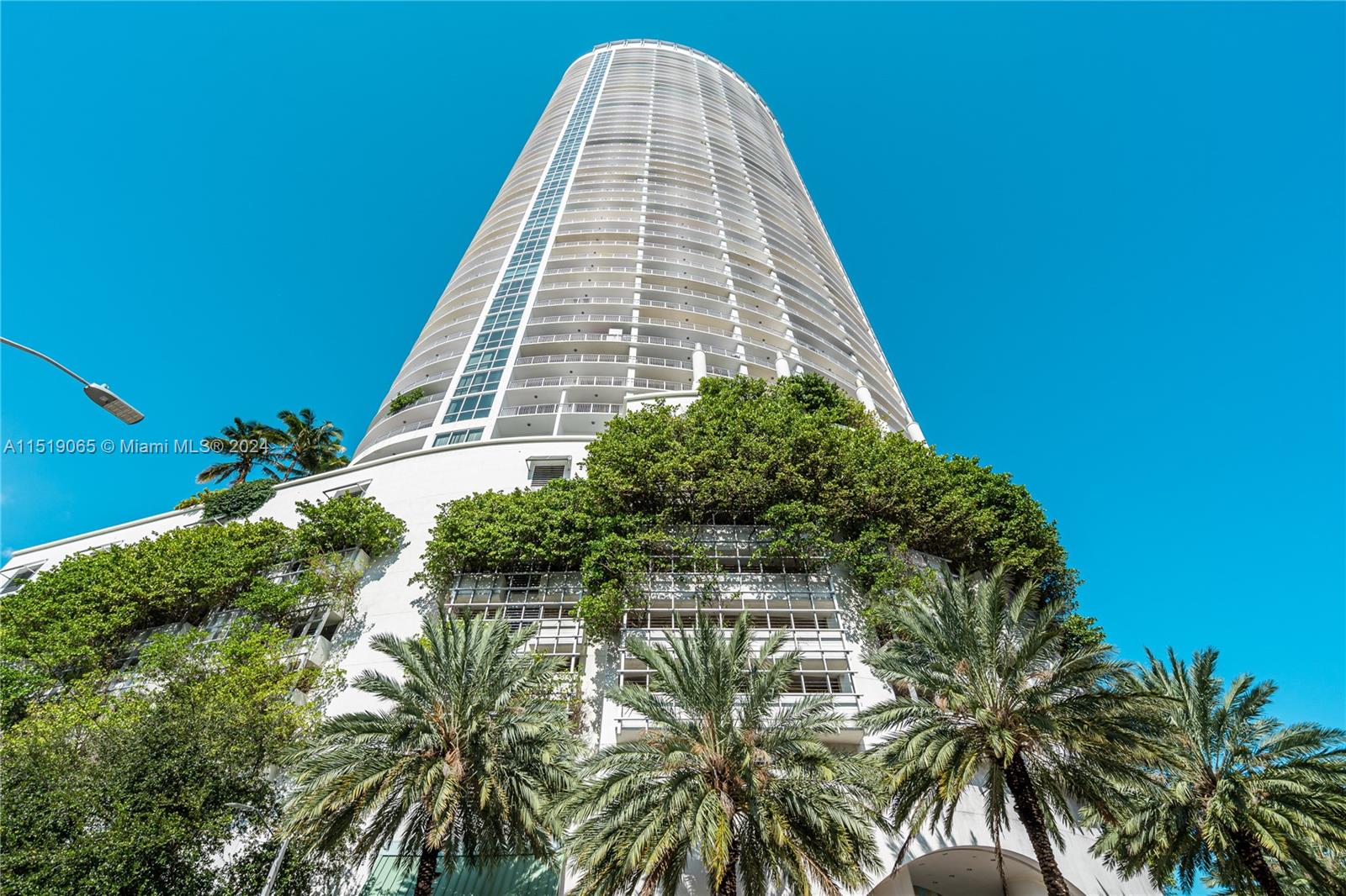 1750 Bayshore Dr, Miami, FL, 33132 United States, 1 Bedroom Bedrooms, ,1 BathroomBathrooms,Residential,For Sale,Bayshore Dr,A11519065