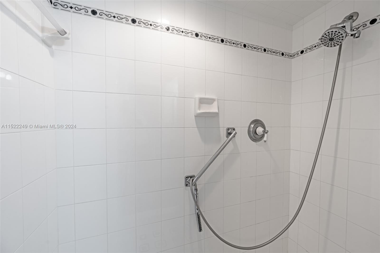 20440 NE 34th Ct 14, Aventura, Florida 33180, 1 Bedroom Bedrooms, ,2 BathroomsBathrooms,Residential,For Sale,20440 NE 34th Ct 14,A11522249