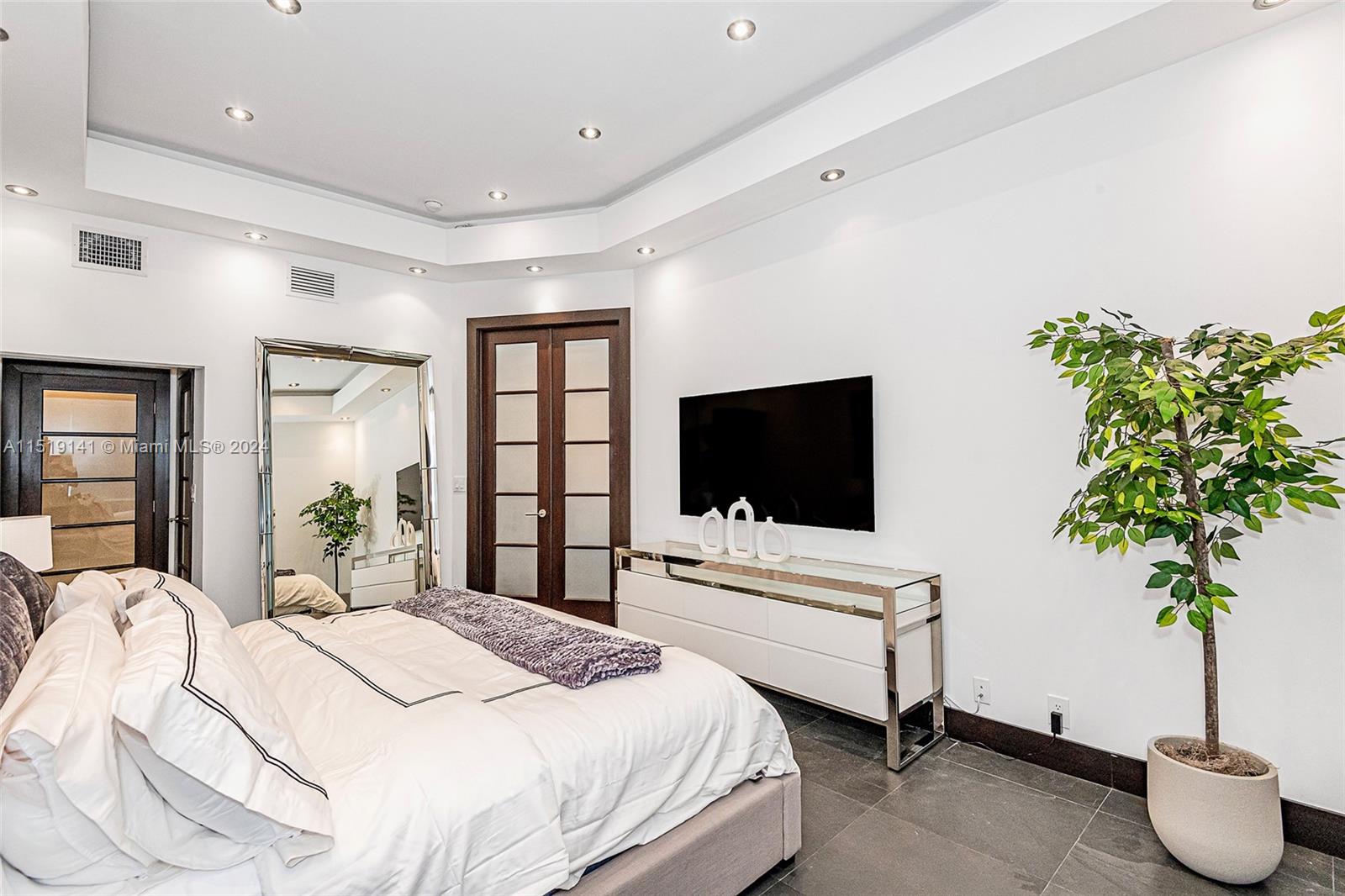 2301 Collins Ave 1605, Miami Beach, Florida 33139, 1 Bedroom Bedrooms, ,1 BathroomBathrooms,Residentiallease,For Rent,2301 Collins Ave 1605,A11519141