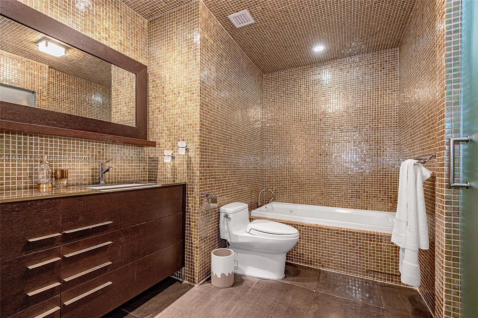 2301 Collins Ave 1605, Miami Beach, Florida 33139, 1 Bedroom Bedrooms, ,1 BathroomBathrooms,Residentiallease,For Rent,2301 Collins Ave 1605,A11519141