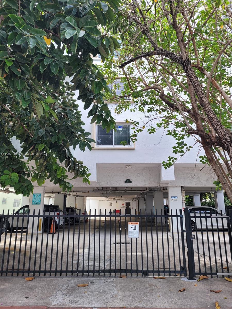 1200 14th St, Miami Beach, FL, 33139 United States, 1 Bedroom Bedrooms, ,1 BathroomBathrooms,Residential,For Sale,14th St,A11522310