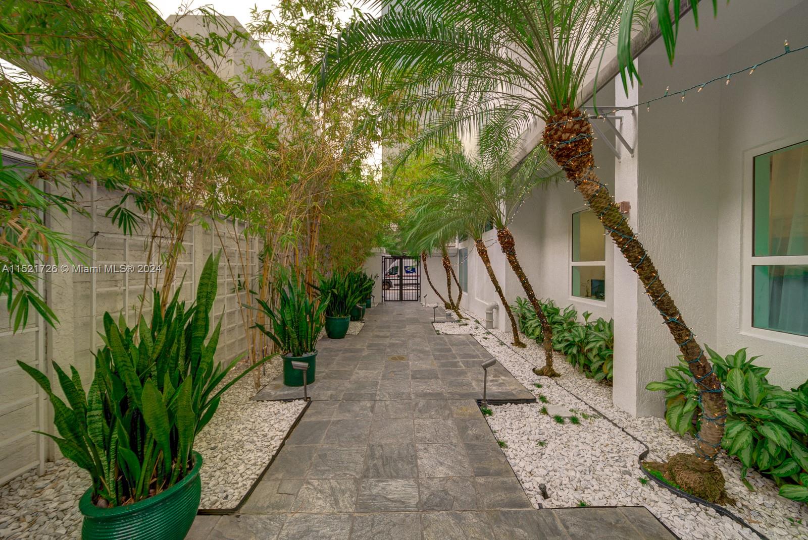 234 NE 3rd St 1004, Miami, Florida 33132, 1 Bedroom Bedrooms, ,1 BathroomBathrooms,Residentiallease,For Rent,234 NE 3rd St 1004,A11521726