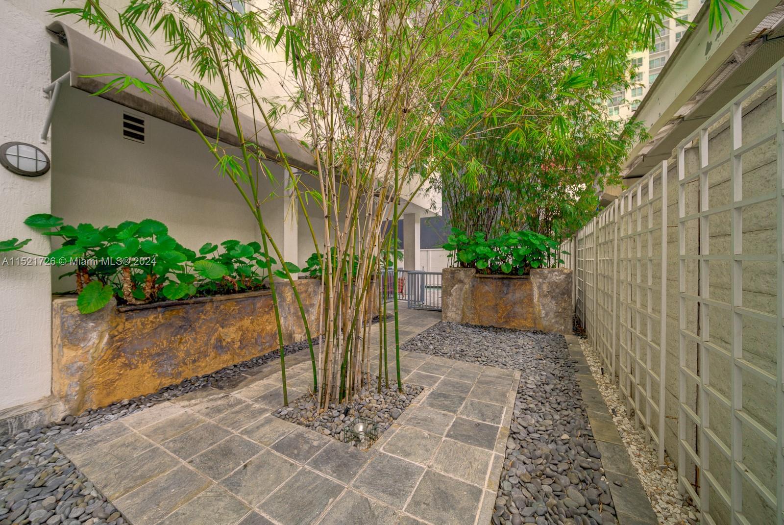 234 NE 3rd St 1004, Miami, Florida 33132, 1 Bedroom Bedrooms, ,1 BathroomBathrooms,Residentiallease,For Rent,234 NE 3rd St 1004,A11521726