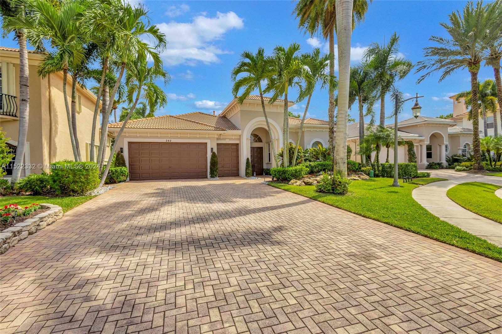 242 Montant Dr, Palm Beach Gardens, FL 33410