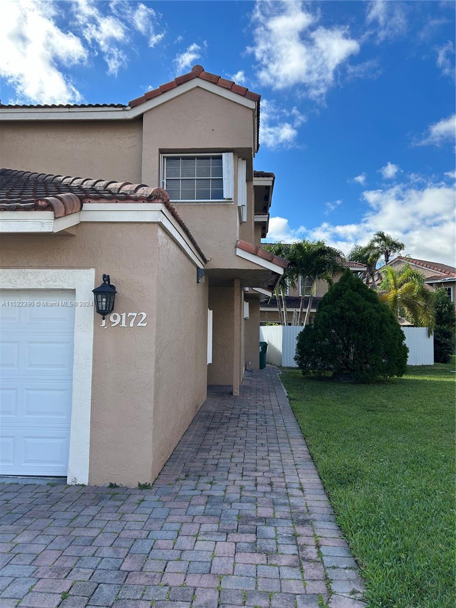19172 NW 82nd Cir Ct 30R, Hialeah, Florida 33015, 3 Bedrooms Bedrooms, ,2 BathroomsBathrooms,Residentiallease,For Rent,19172 NW 82nd Cir Ct 30R,A11522390