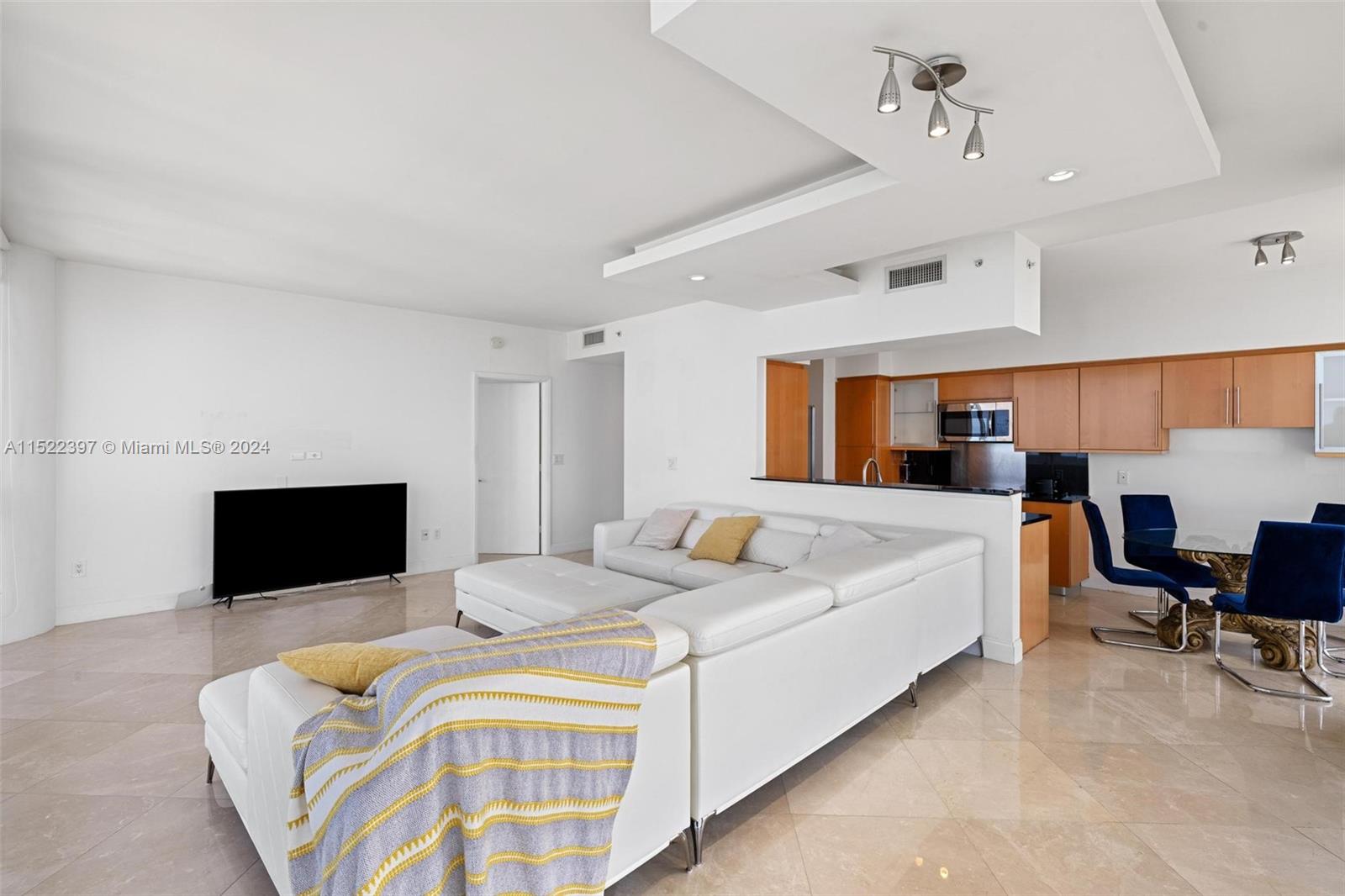 6365 Collins Ave, Miami Beach, FL, 33141 United States, 2 Bedrooms Bedrooms, ,2 BathroomsBathrooms,Residential,For Sale,Collins Ave,A11522397