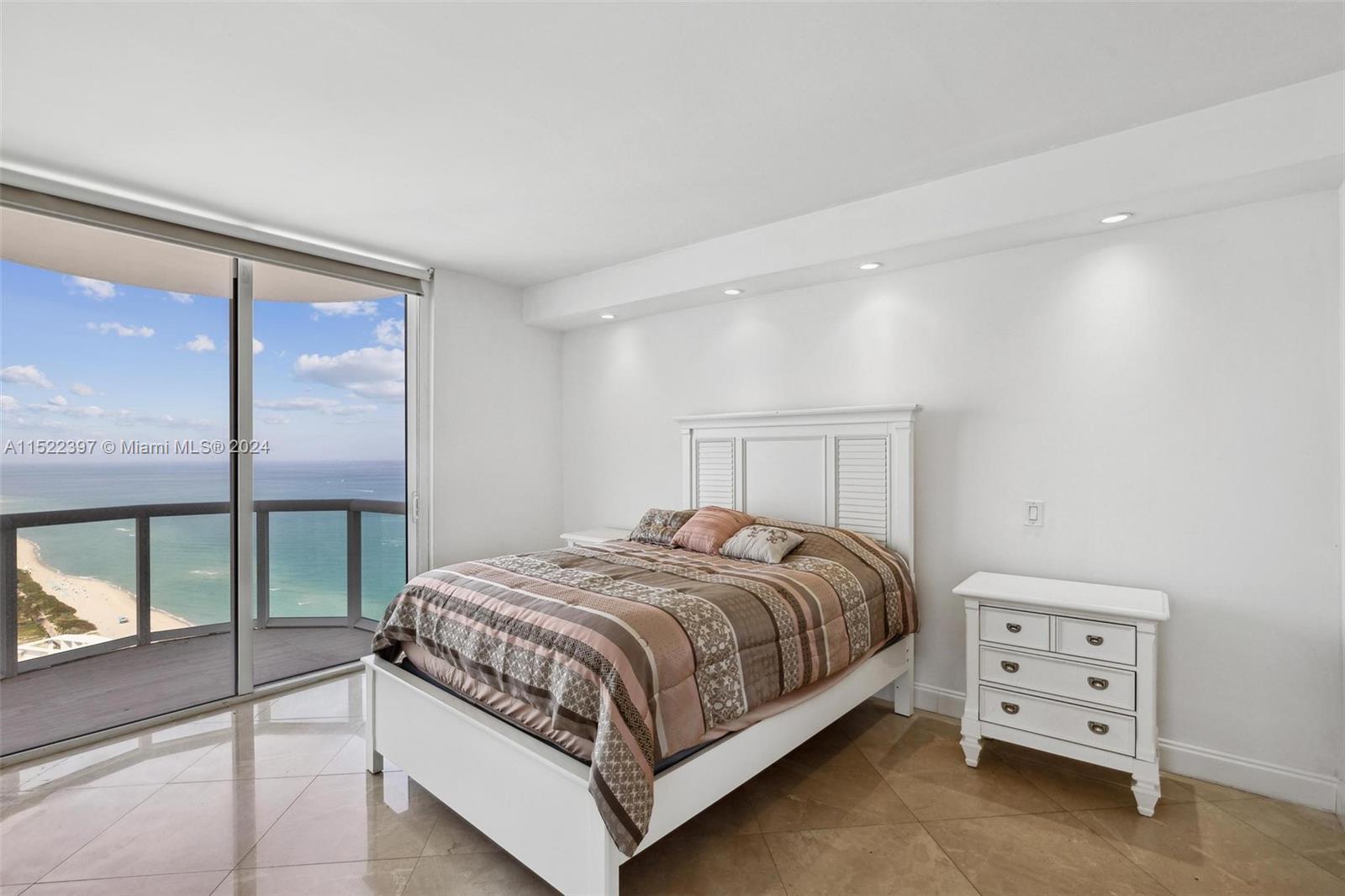 6365 Collins Ave, Miami Beach, FL, 33141 United States, 2 Bedrooms Bedrooms, ,2 BathroomsBathrooms,Residential,For Sale,Collins Ave,A11522397