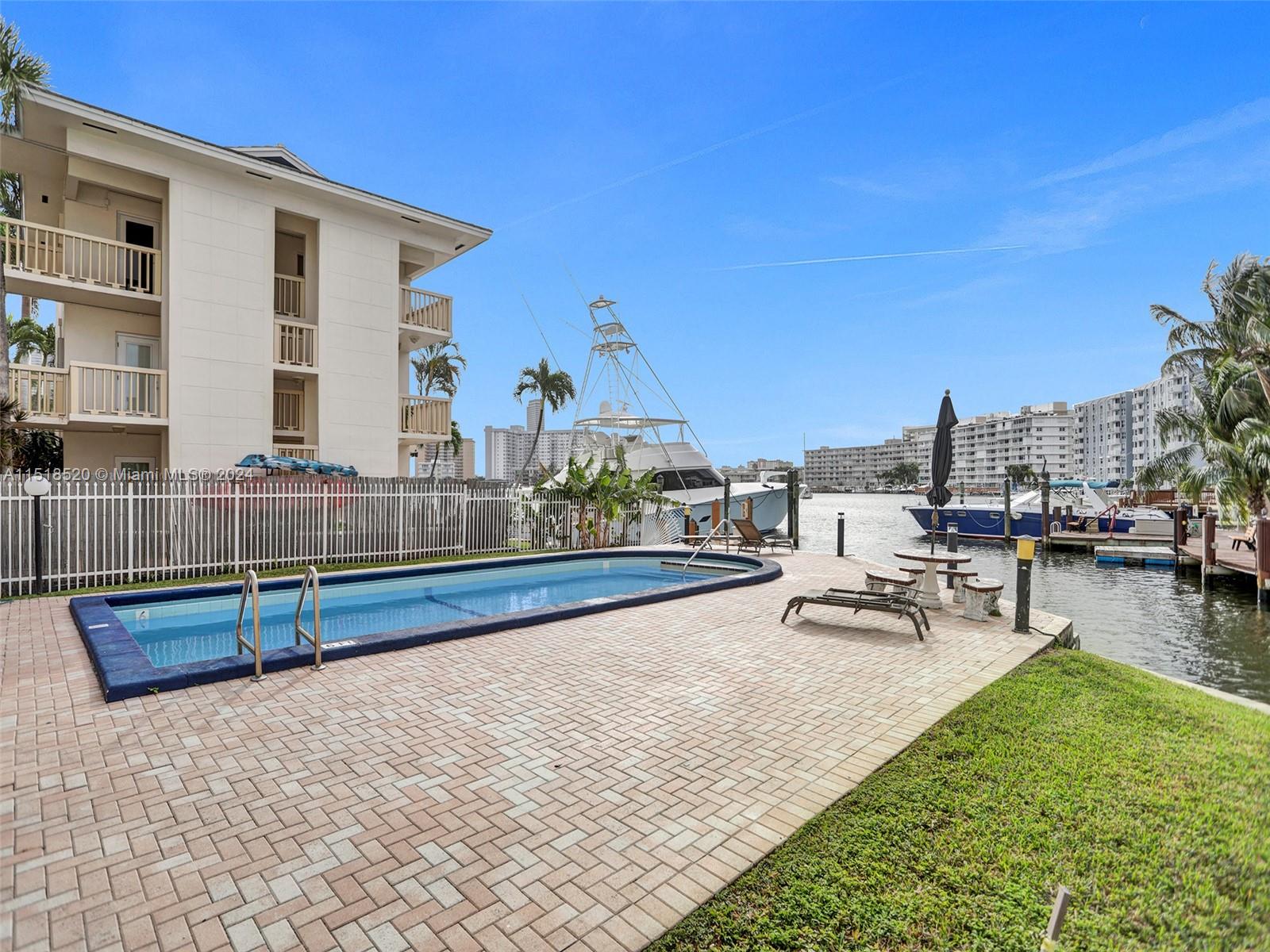 1900 Diana Dr 2C, Hallandale Beach, Florida 33009, 2 Bedrooms Bedrooms, ,2 BathroomsBathrooms,Residential,For Sale,1900 Diana Dr 2C,A11518520