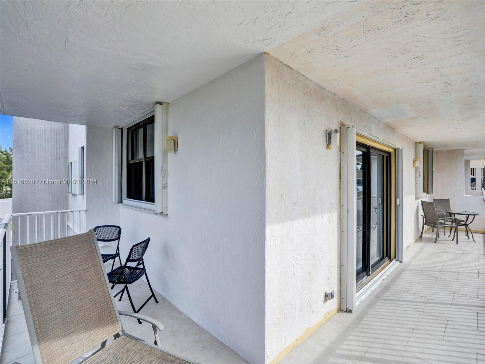 1900 Diana Dr 2C, Hallandale Beach, Florida 33009, 2 Bedrooms Bedrooms, ,2 BathroomsBathrooms,Residential,For Sale,1900 Diana Dr 2C,A11518520