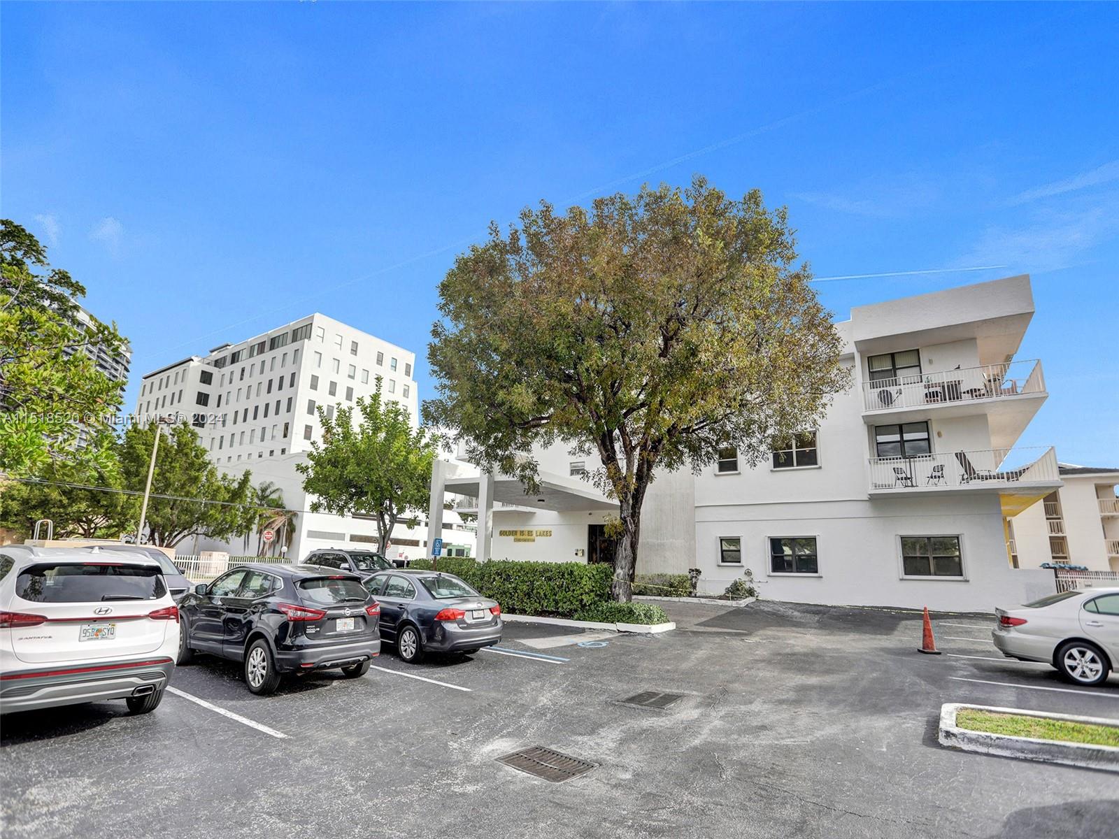 1900 Diana Dr 2C, Hallandale Beach, Florida 33009, 2 Bedrooms Bedrooms, ,2 BathroomsBathrooms,Residential,For Sale,1900 Diana Dr 2C,A11518520