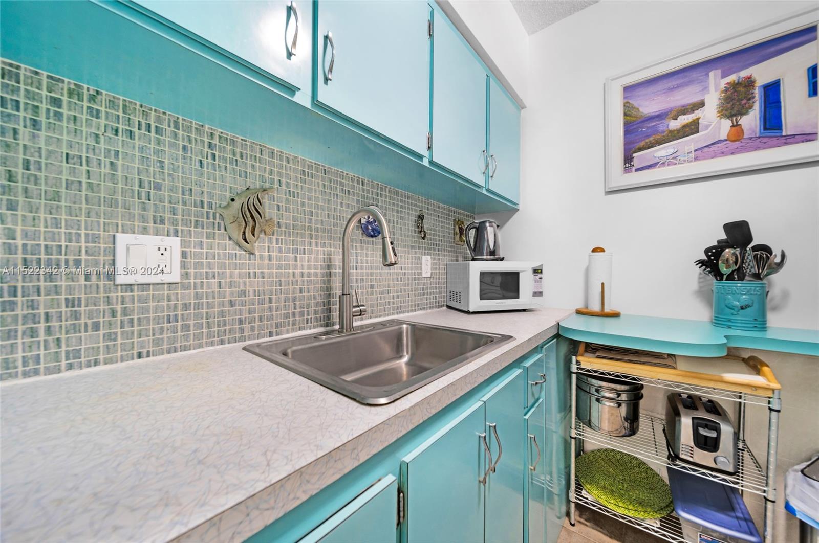 1050 SW 11th St 3L, Hallandale Beach, Florida 33009, 1 Bedroom Bedrooms, ,1 BathroomBathrooms,Residential,For Sale,1050 SW 11th St 3L,A11522342