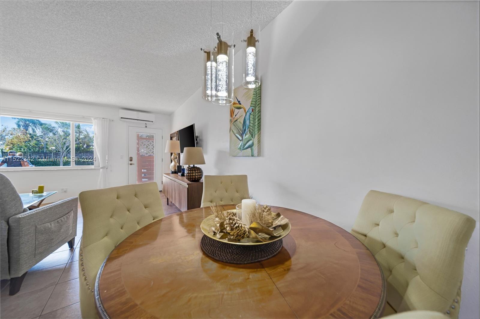 1050 SW 11th St 3L, Hallandale Beach, Florida 33009, 1 Bedroom Bedrooms, ,1 BathroomBathrooms,Residential,For Sale,1050 SW 11th St 3L,A11522342