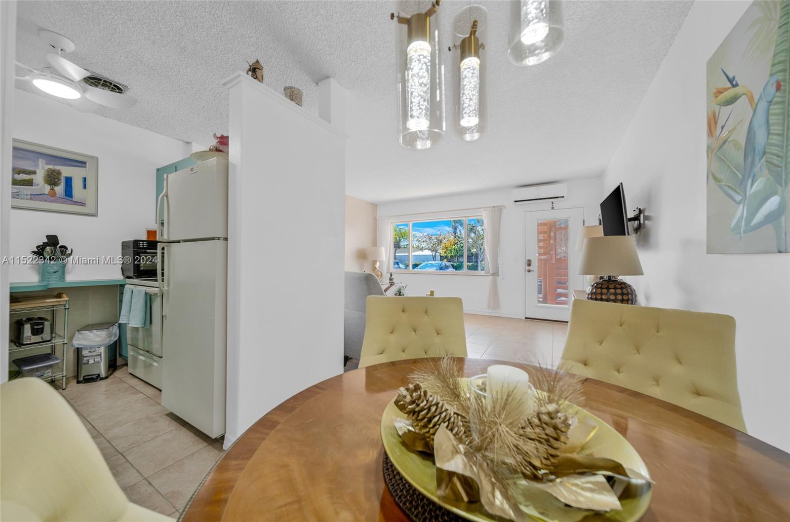 1050 SW 11th St 3L, Hallandale Beach, Florida 33009, 1 Bedroom Bedrooms, ,1 BathroomBathrooms,Residential,For Sale,1050 SW 11th St 3L,A11522342