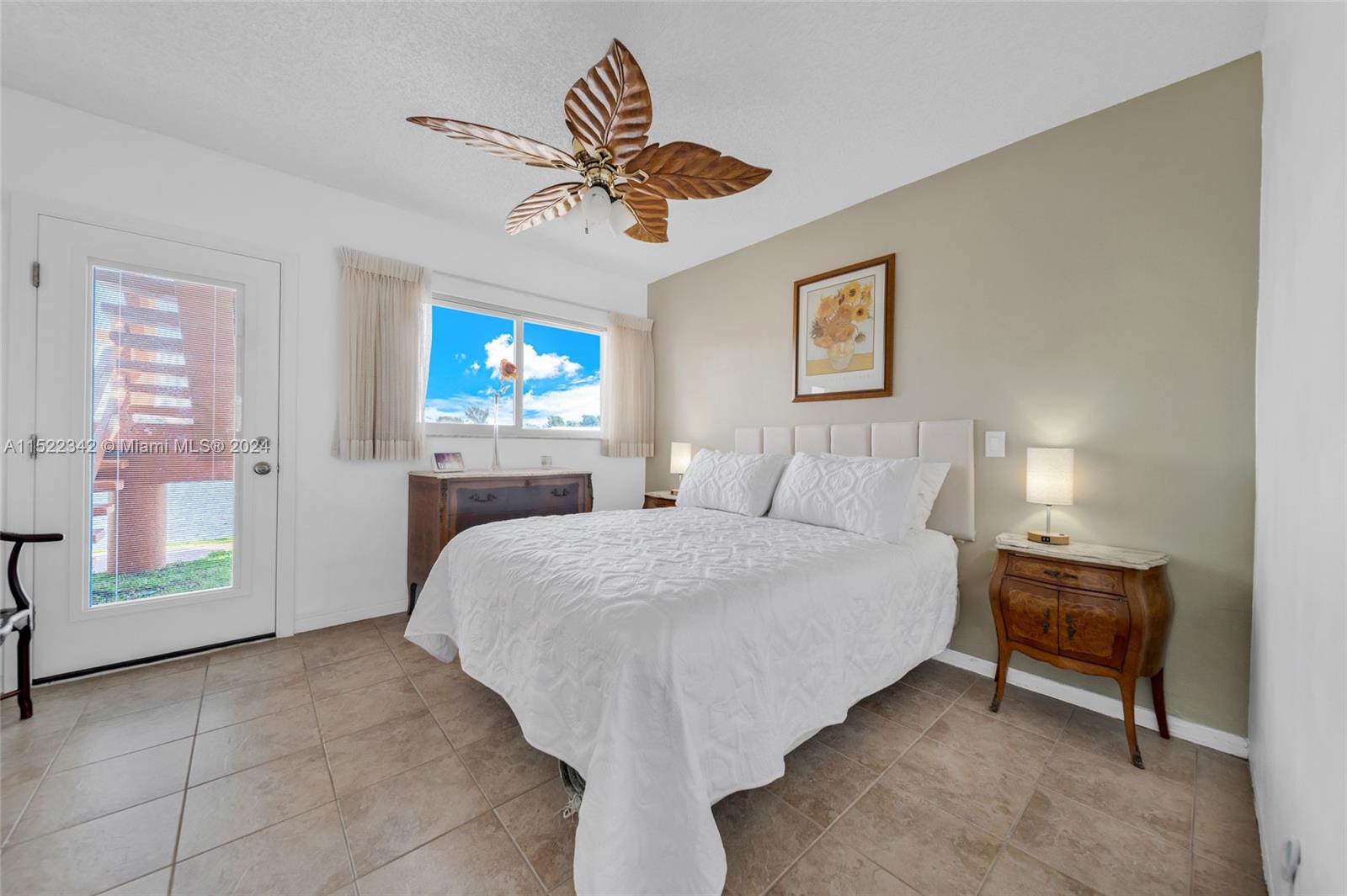 1050 SW 11th St 3L, Hallandale Beach, Florida 33009, 1 Bedroom Bedrooms, ,1 BathroomBathrooms,Residential,For Sale,1050 SW 11th St 3L,A11522342