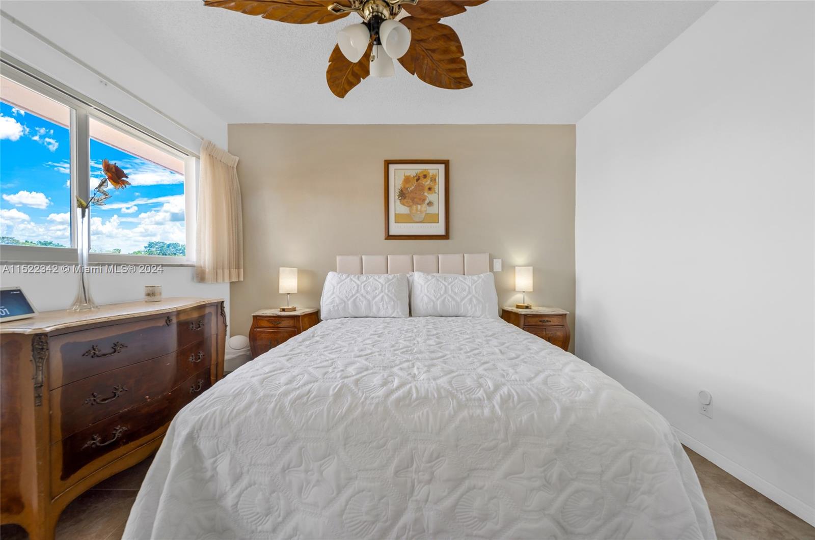 1050 SW 11th St 3L, Hallandale Beach, Florida 33009, 1 Bedroom Bedrooms, ,1 BathroomBathrooms,Residential,For Sale,1050 SW 11th St 3L,A11522342