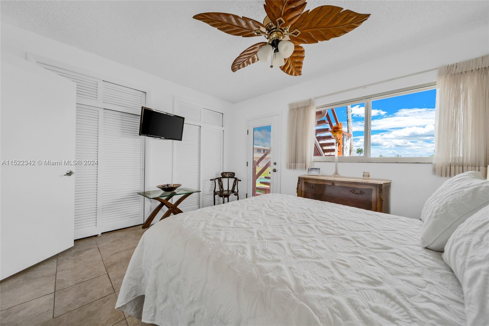 1050 SW 11th St 3L, Hallandale Beach, Florida 33009, 1 Bedroom Bedrooms, ,1 BathroomBathrooms,Residential,For Sale,1050 SW 11th St 3L,A11522342