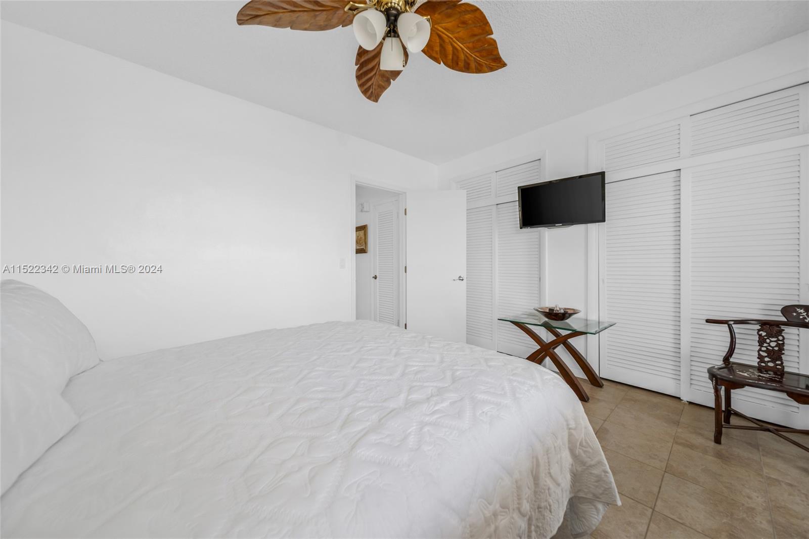 1050 SW 11th St 3L, Hallandale Beach, Florida 33009, 1 Bedroom Bedrooms, ,1 BathroomBathrooms,Residential,For Sale,1050 SW 11th St 3L,A11522342
