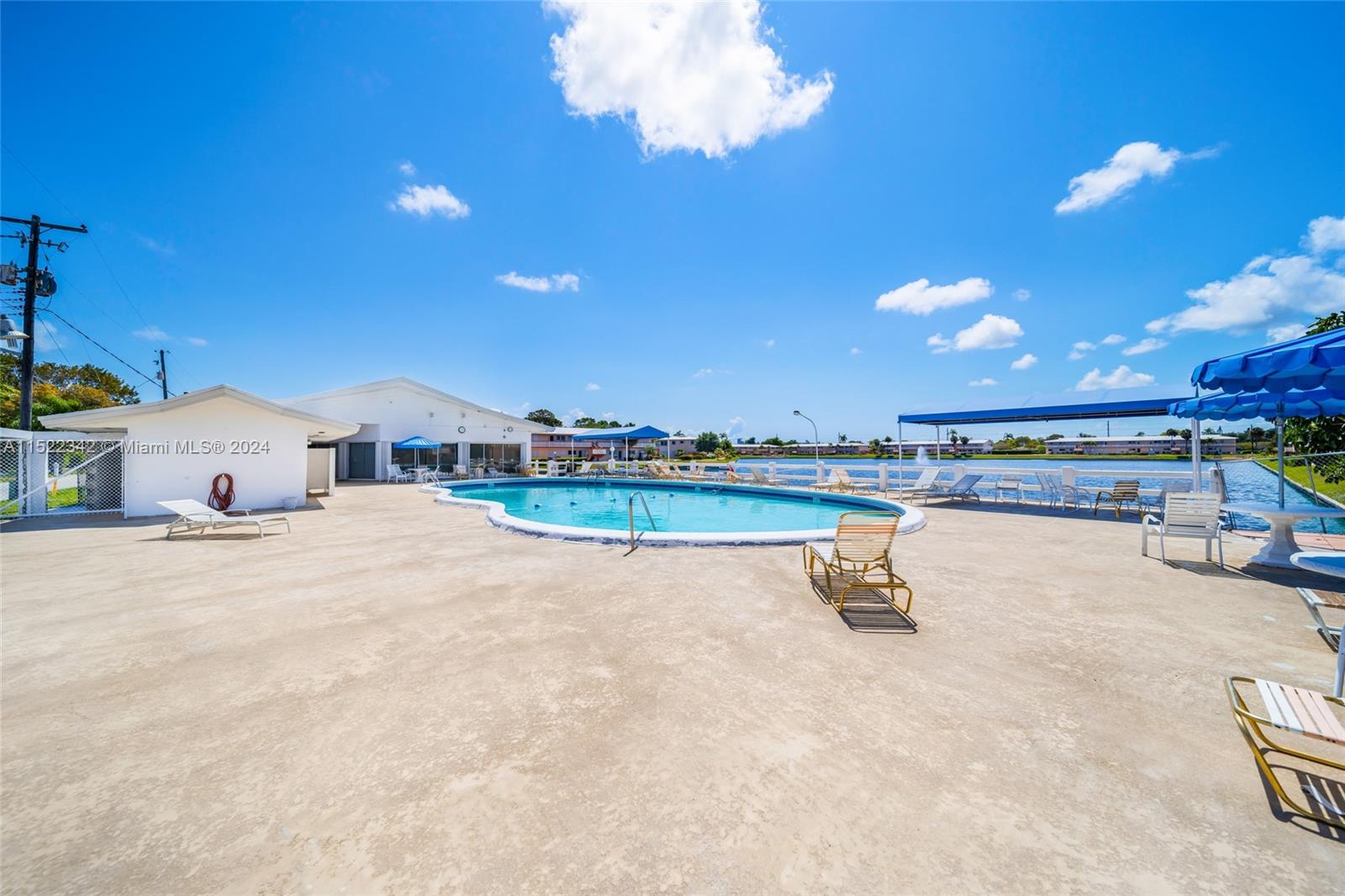 1050 SW 11th St 3L, Hallandale Beach, Florida 33009, 1 Bedroom Bedrooms, ,1 BathroomBathrooms,Residential,For Sale,1050 SW 11th St 3L,A11522342