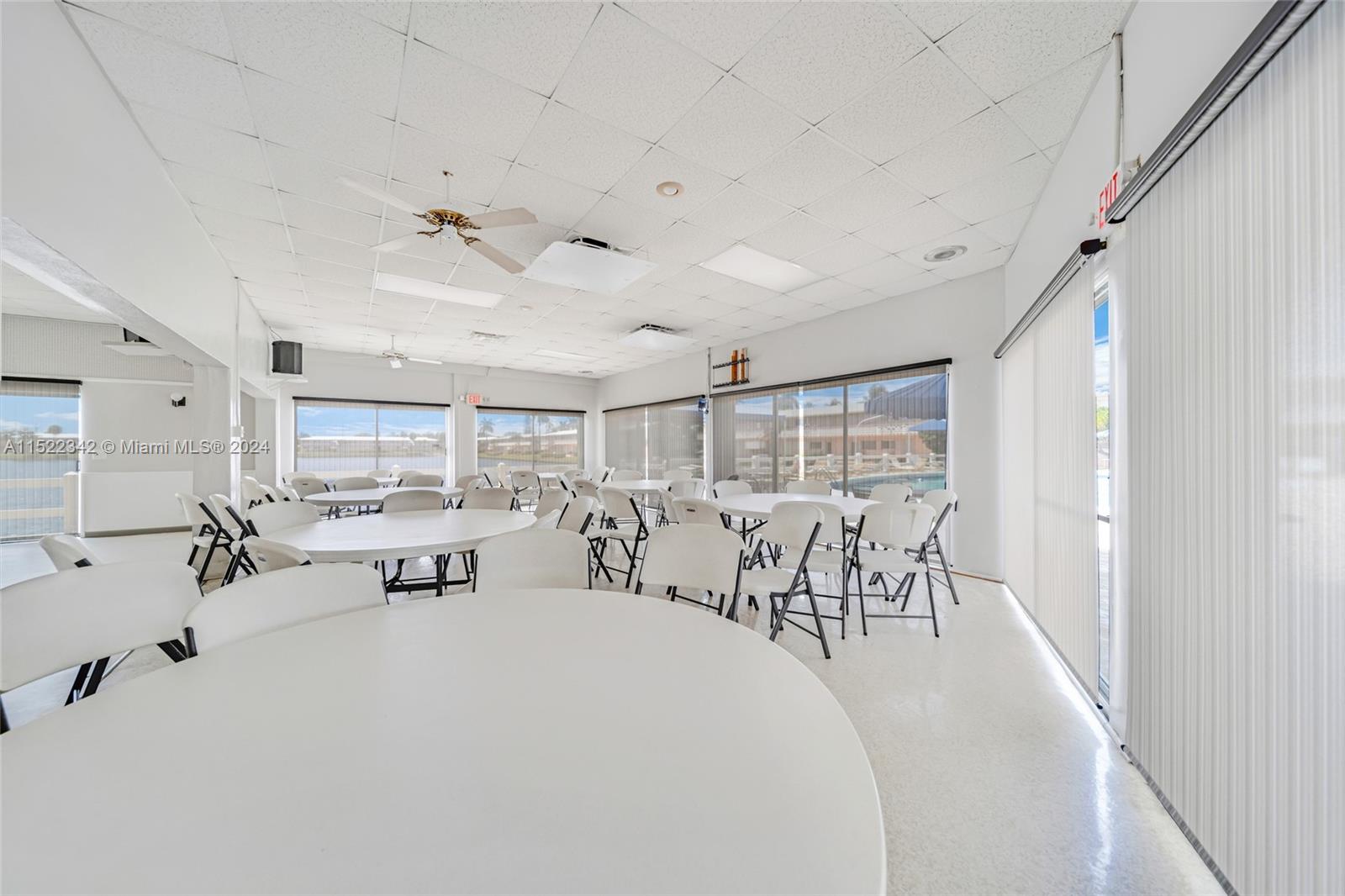 1050 SW 11th St 3L, Hallandale Beach, Florida 33009, 1 Bedroom Bedrooms, ,1 BathroomBathrooms,Residential,For Sale,1050 SW 11th St 3L,A11522342