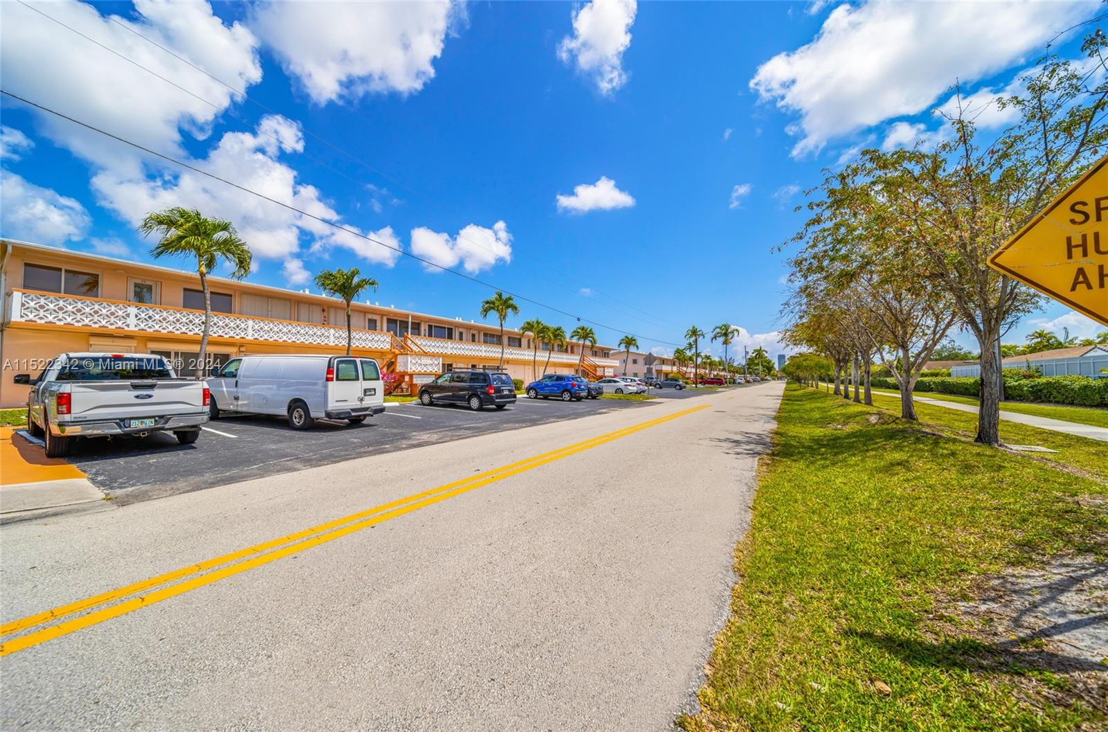 1050 SW 11th St 3L, Hallandale Beach, Florida 33009, 1 Bedroom Bedrooms, ,1 BathroomBathrooms,Residential,For Sale,1050 SW 11th St 3L,A11522342