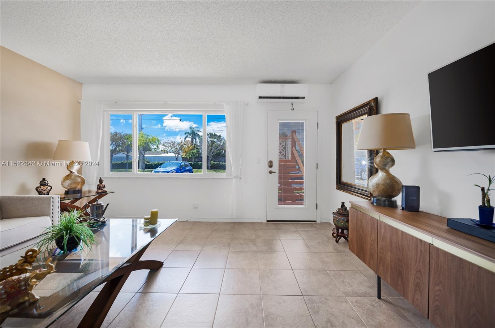 1050 SW 11th St 3L, Hallandale Beach, Florida 33009, 1 Bedroom Bedrooms, ,1 BathroomBathrooms,Residential,For Sale,1050 SW 11th St 3L,A11522342