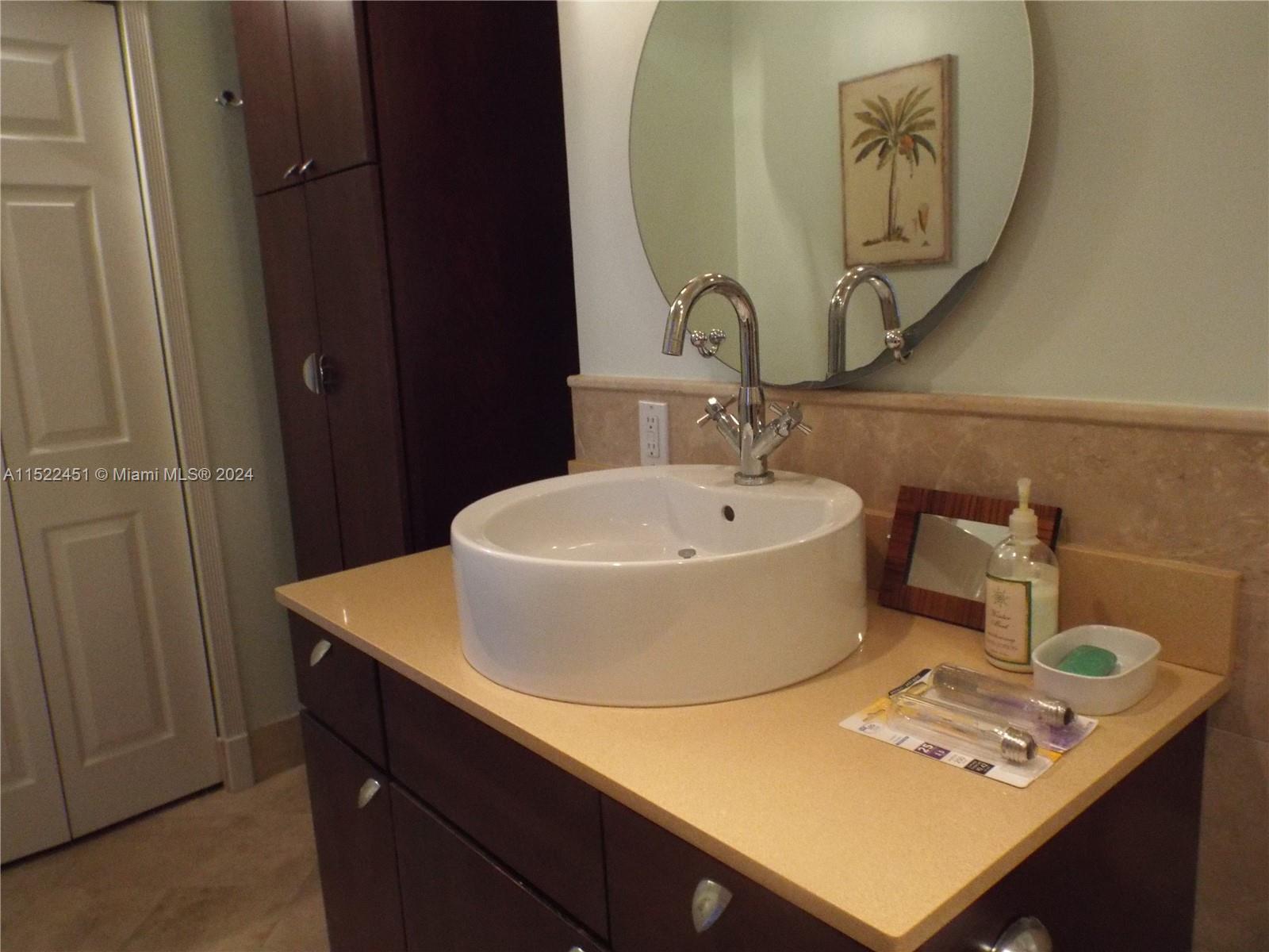 1880 Ocean Dr, Hallandale Beach, FL, 33009 United States, 2 Bedrooms Bedrooms, ,2 BathroomsBathrooms,Residential,For Sale,Ocean Dr,A11522451