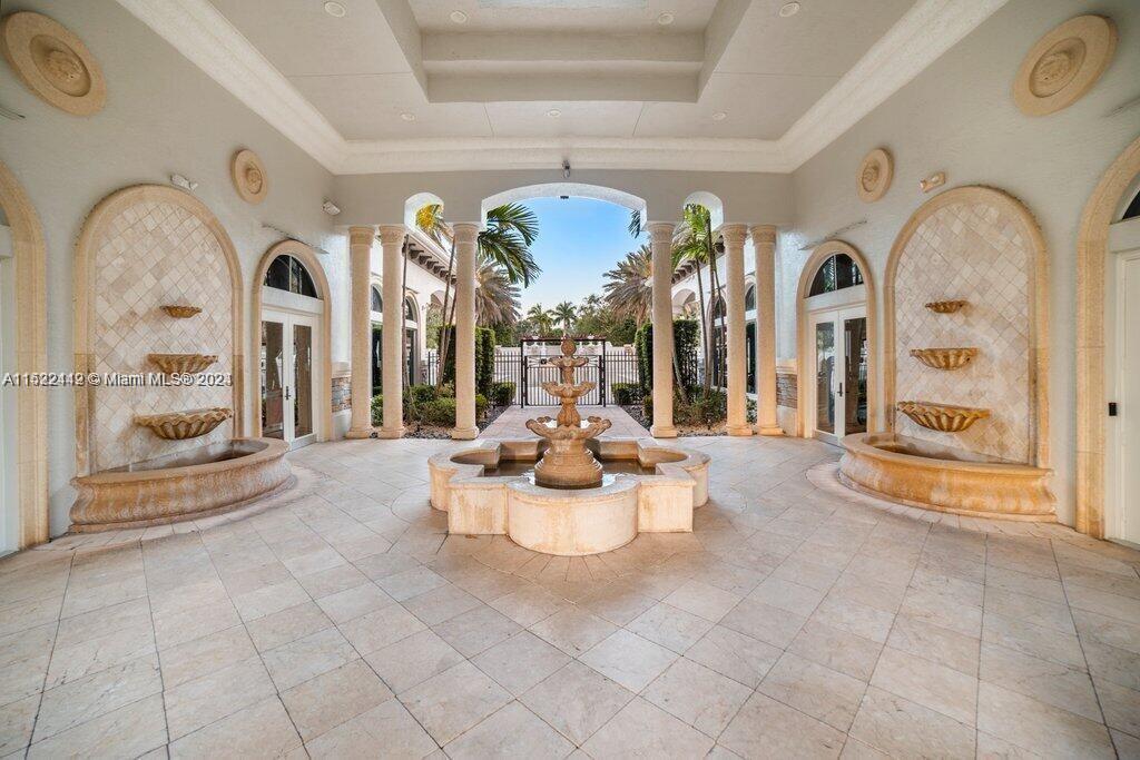 10440 Trianon Pl, Wellington, FL, 33449 United States, 5 Bedrooms Bedrooms, ,4 BathroomsBathrooms,Residential,For Sale,Trianon Pl,A11522442