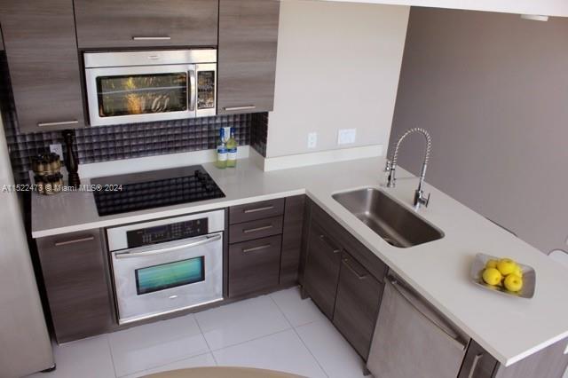 421 Meridian Ave 18, Miami Beach, Florida 33139, 2 Bedrooms Bedrooms, ,2 BathroomsBathrooms,Residentiallease,For Rent,421 Meridian Ave 18,A11522473