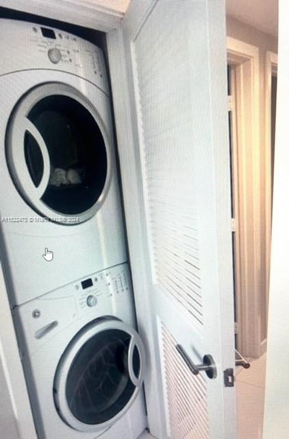 421 Meridian Ave 18, Miami Beach, Florida 33139, 2 Bedrooms Bedrooms, ,2 BathroomsBathrooms,Residentiallease,For Rent,421 Meridian Ave 18,A11522473