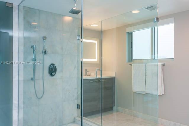 421 Meridian Ave 18, Miami Beach, Florida 33139, 2 Bedrooms Bedrooms, ,2 BathroomsBathrooms,Residentiallease,For Rent,421 Meridian Ave 18,A11522473