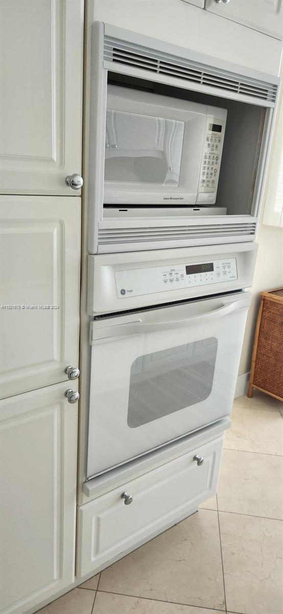 4775 Collins Ave 1405, Miami Beach, Florida 33140, 2 Bedrooms Bedrooms, ,2 BathroomsBathrooms,Residentiallease,For Rent,4775 Collins Ave 1405,A11521678