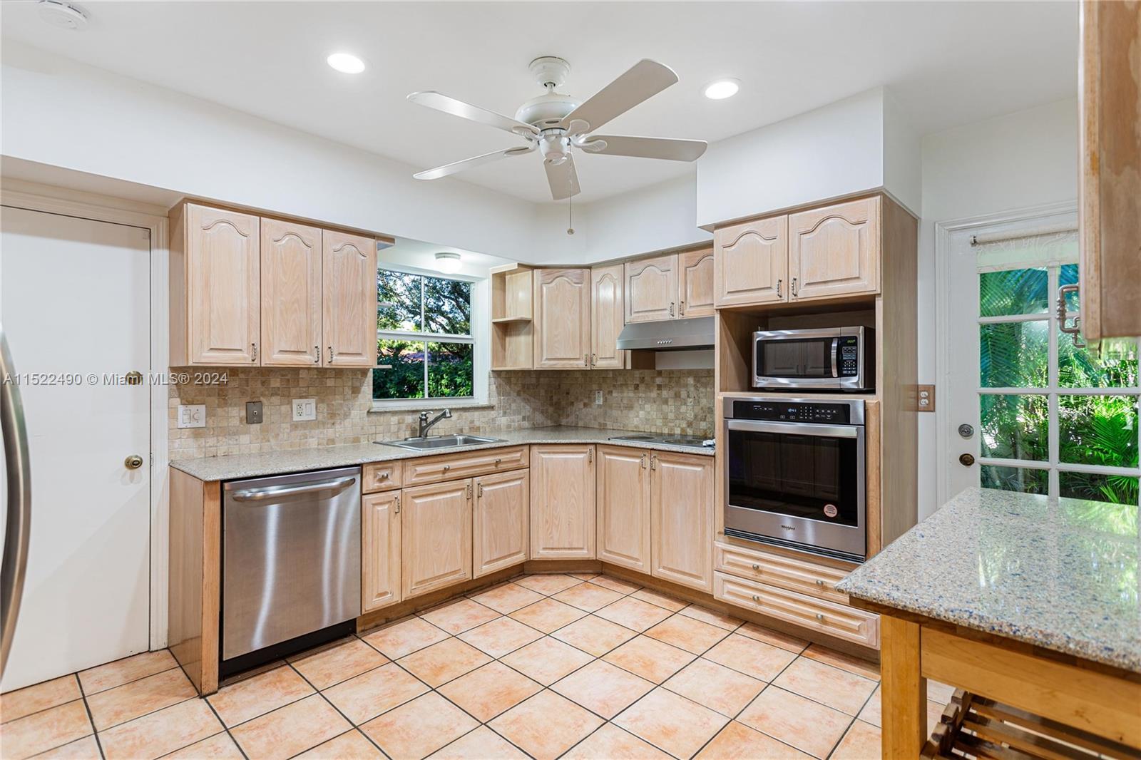 550 Vittorio Ave, Coral Gables, FL, 33146 United States, 3 Bedrooms Bedrooms, ,2 BathroomsBathrooms,Residential,For Sale,Vittorio Ave,A11522490