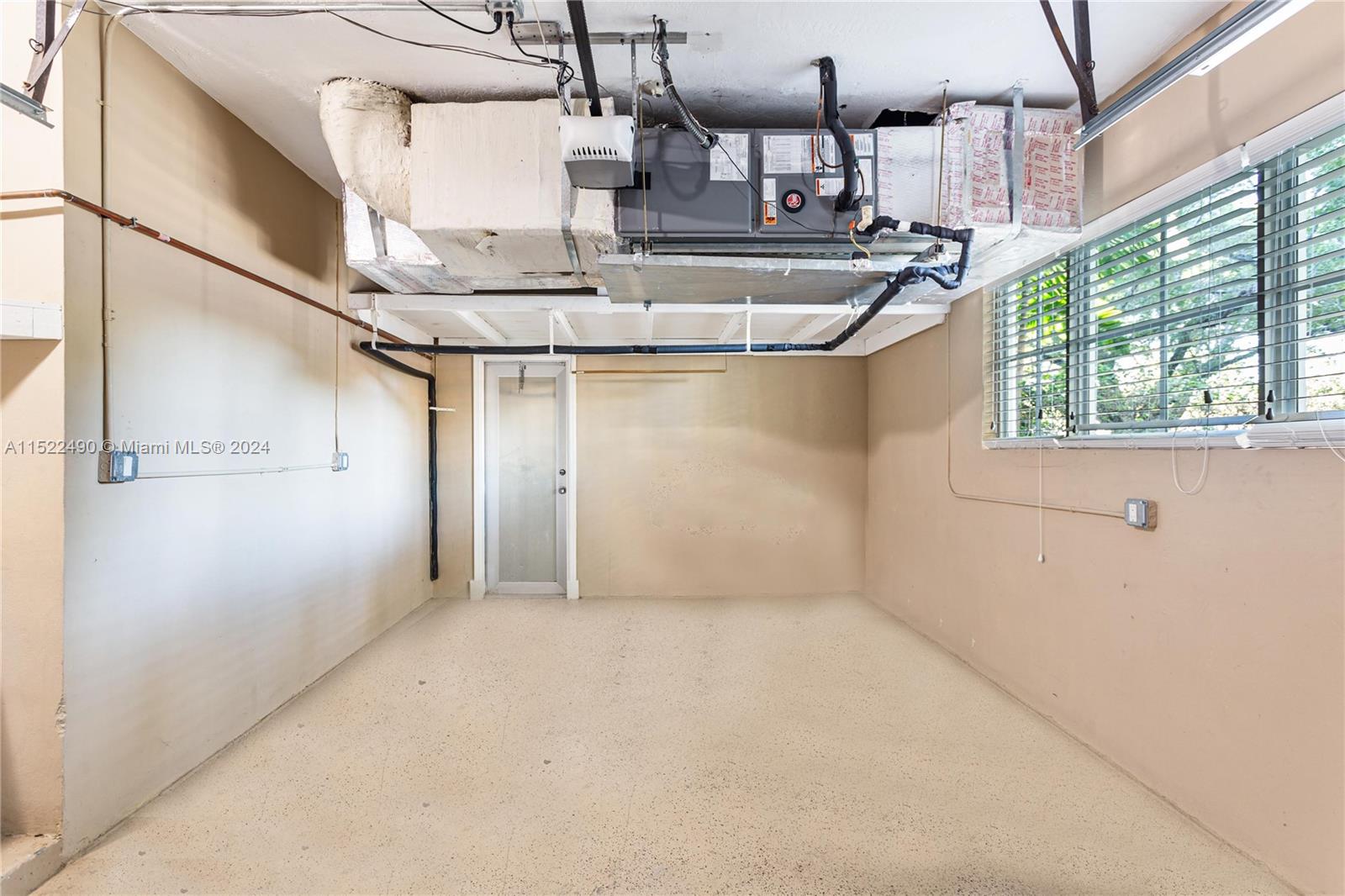 550 Vittorio Ave, Coral Gables, FL, 33146 United States, 3 Bedrooms Bedrooms, ,2 BathroomsBathrooms,Residential,For Sale,Vittorio Ave,A11522490